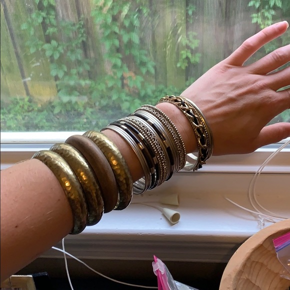 Assorted bangles - Picture 1 of 6